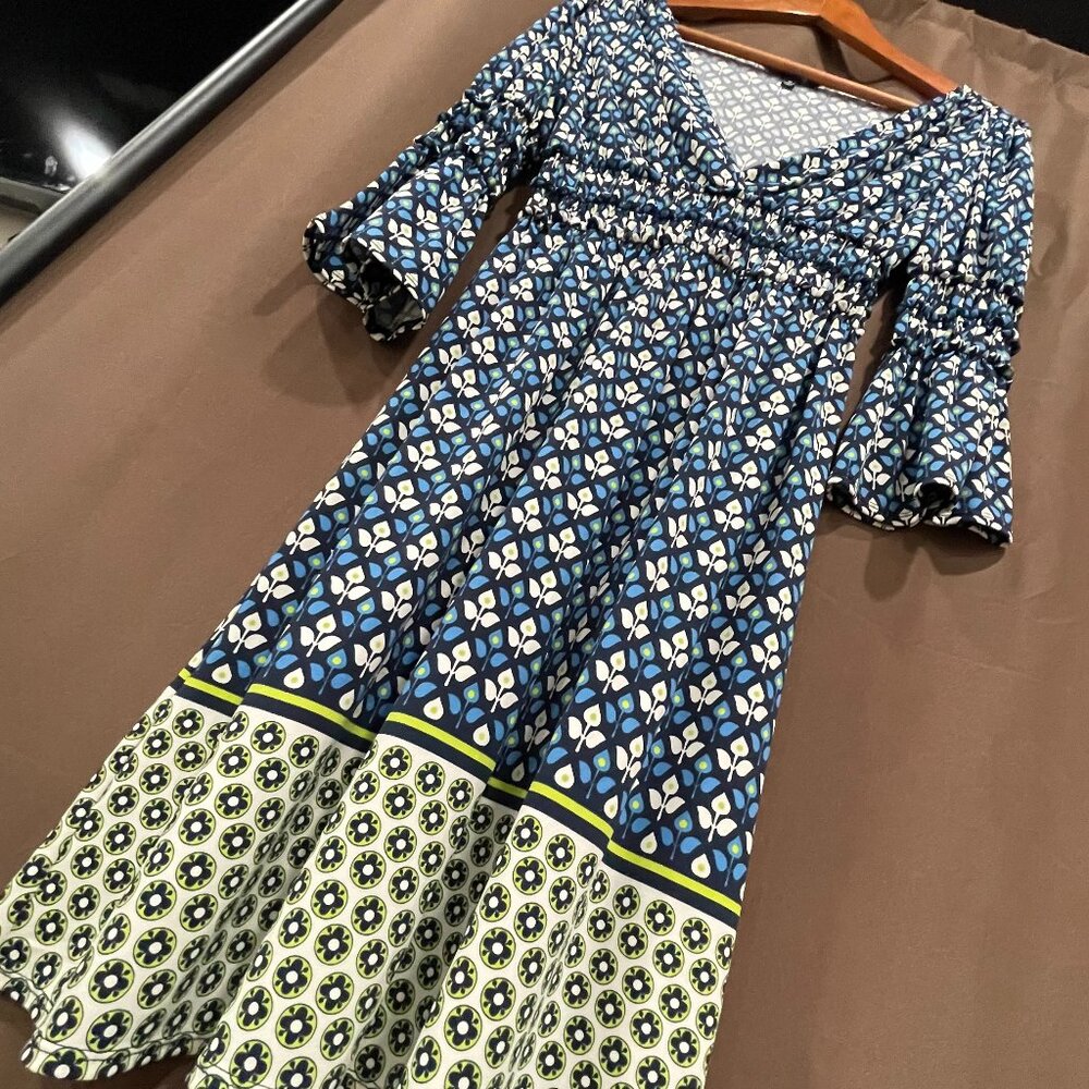 Women's MAX EDITION Med. Retro Floral Vneck Smocked Waist Bell-Sleeve Midi Dress